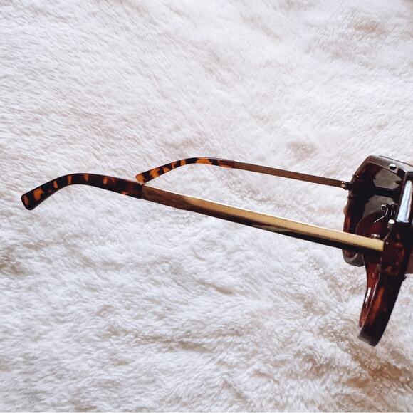 Clarissa Tortoise Brown Oversized Sunglasses - Picture 7 of 15
